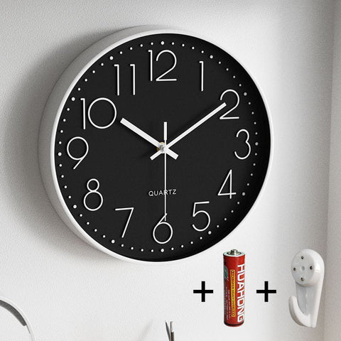 Silent Round Minimalist Quartz Clock