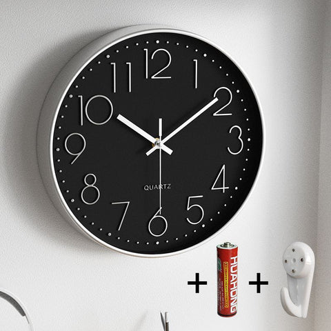 Silent Round Minimalist Quartz Clock